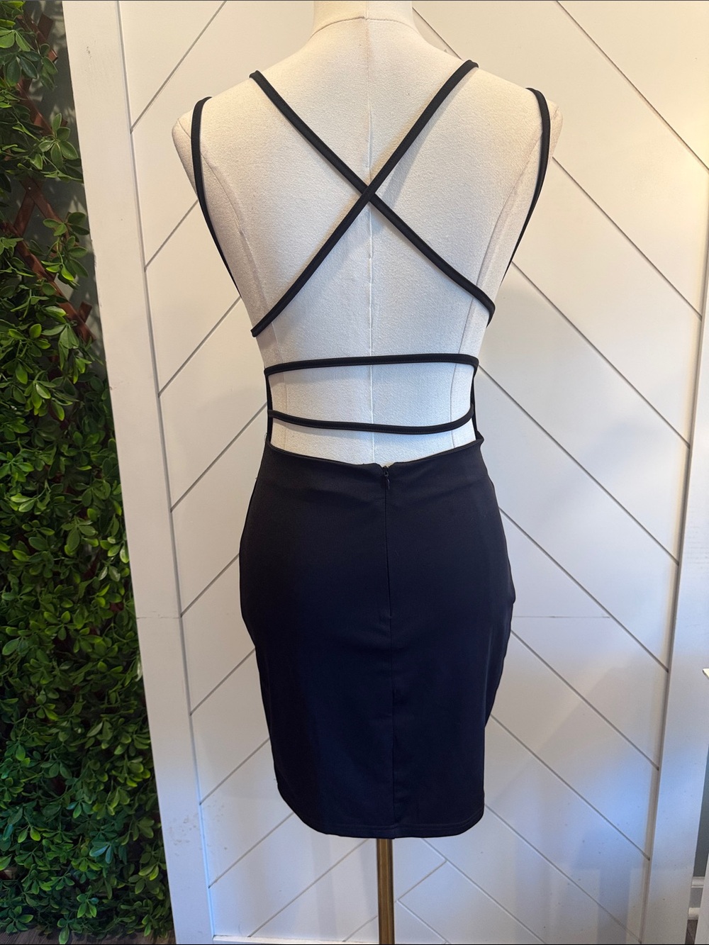 Be-All Trend-All Backless Black Mini Dress - Picture 9 of 12